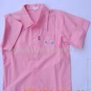 服裝批發新機遇 聚焦短袖襯衫、工作服與T恤衫的選購指南